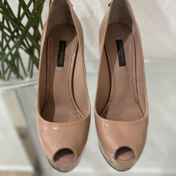 Louis Vuitton shoes - Picture 2 of 12